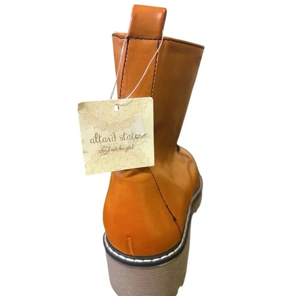 Altar'd State Lace Up Lug Sole Combat Style Linz Boot in Chestnut Tan Sz 7.5 NWT - Picture 4 of 10